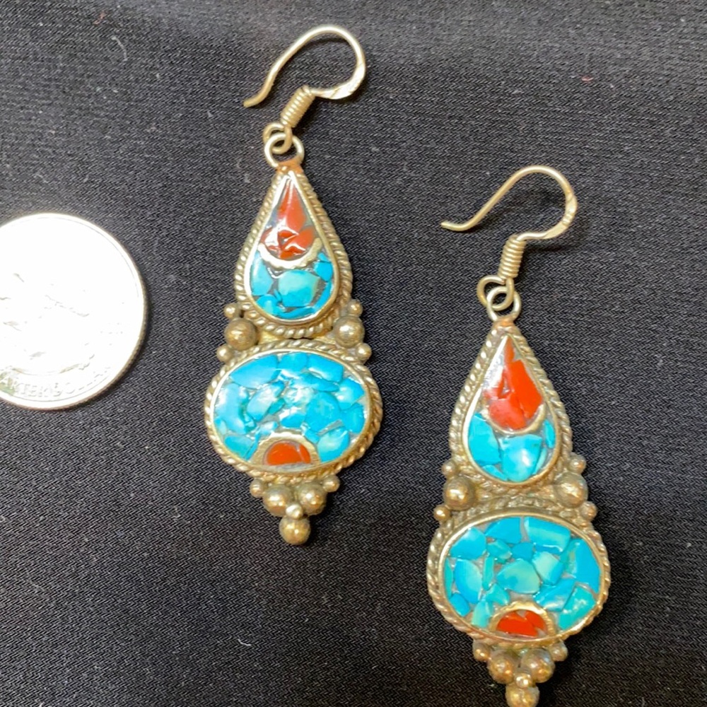 Southwest style turquoise and coral chip earrings.